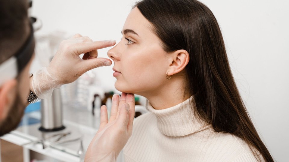 Tipps für natürlich aussehende Nasenkorrekturen